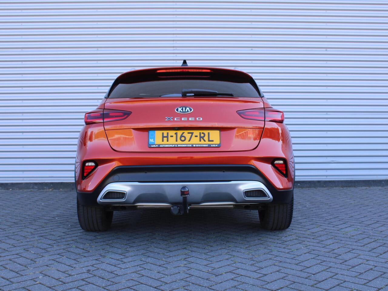 KIA Xceed 1.6 T-GDi ExecutiveLine | Trekhaak | Camera | 18" LM | Zeer mooie auto! | Panoramadak | Winterset op LM | 204 PK!! |