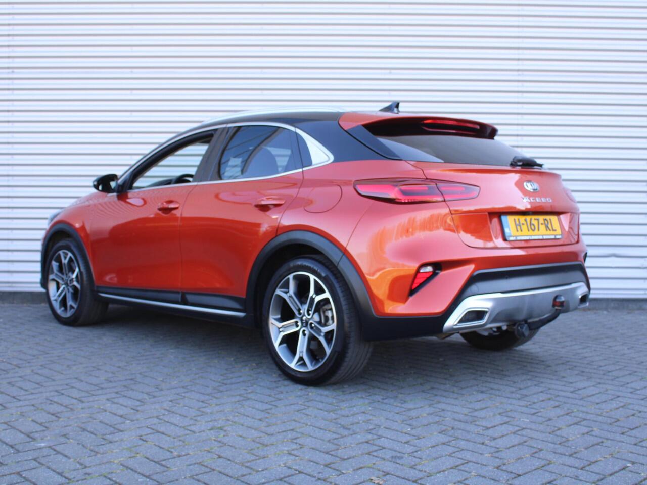 KIA Xceed 1.6 T-GDi ExecutiveLine | Trekhaak | Camera | 18" LM | Zeer mooie auto! | Panoramadak | Winterset op LM | 204 PK!! |