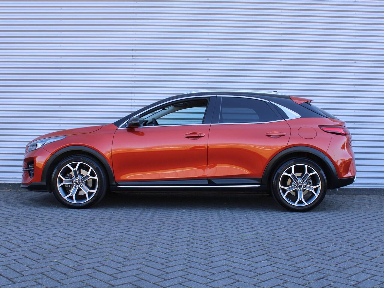 KIA Xceed 1.6 T-GDi ExecutiveLine | Trekhaak | Camera | 18" LM | Zeer mooie auto! | Panoramadak | Winterset op LM | 204 PK!! |
