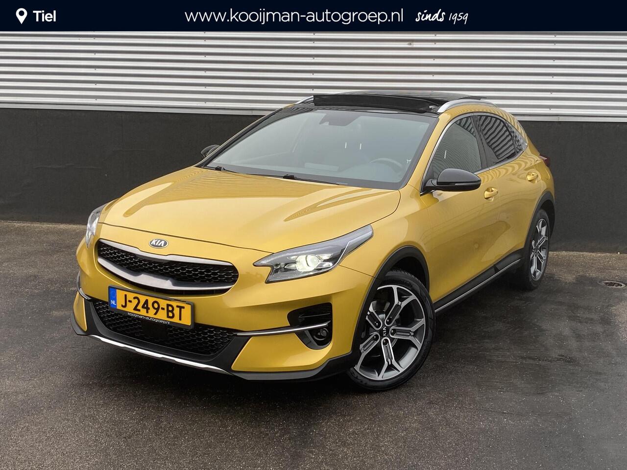 KIA Xceed 1.0 T-GDi DynamicPlusLine Nieuw geleverd en onderhouden incl: Schuif-/kanteldak, stoel- & stuurverwarming, achteruitrij camera, keyless, navigatie, Apple CarPlay/Android Auto, cruise control,