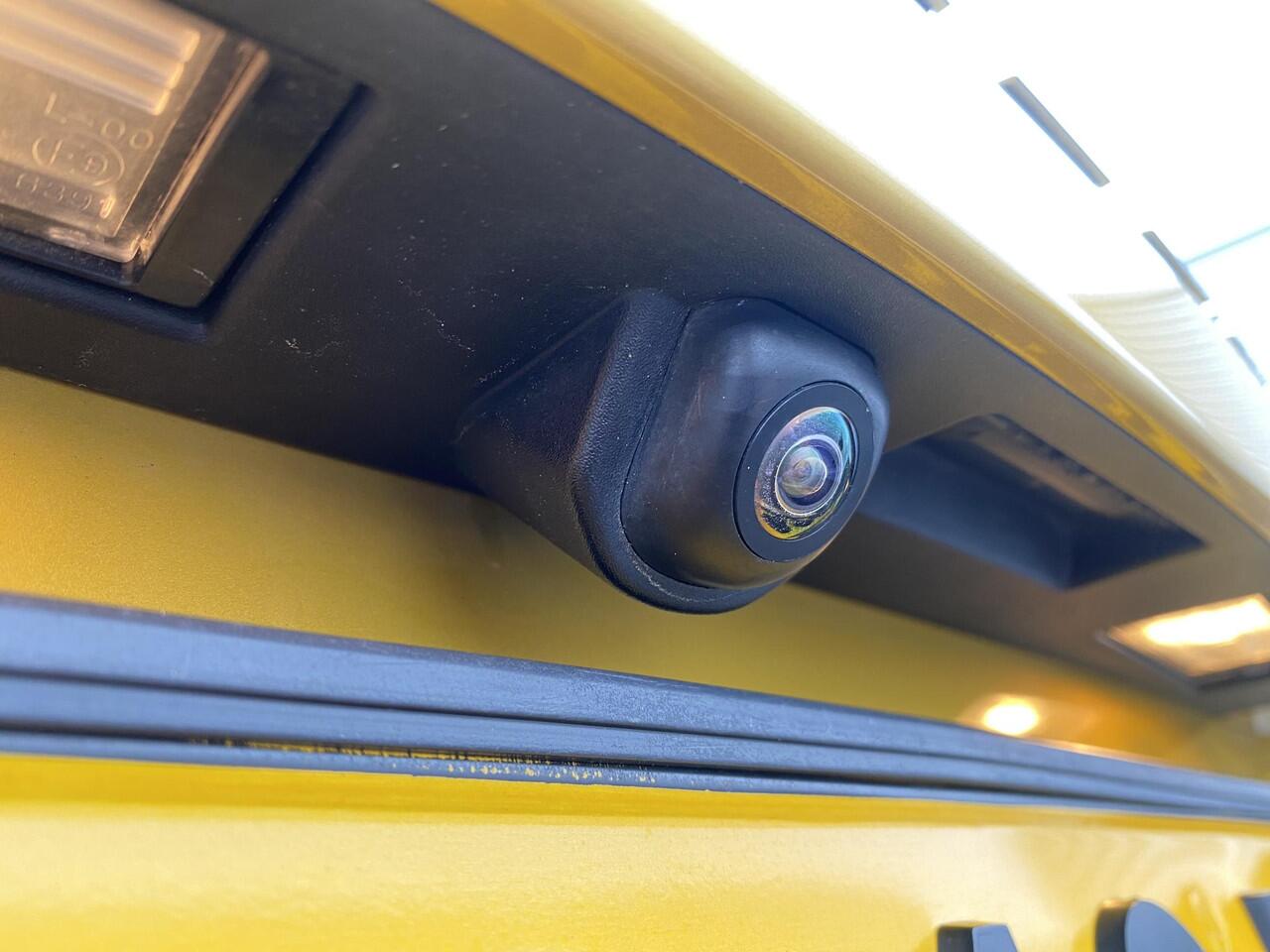 KIA Xceed 1.0 T-GDi DynamicPlusLine Nieuw geleverd en onderhouden incl: Schuif-/kanteldak, stoel- & stuurverwarming, achteruitrij camera, keyless, navigatie, Apple CarPlay/Android Auto, cruise control,