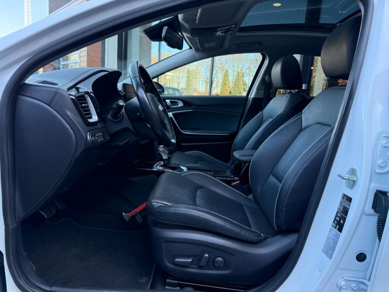 KIA Xceed 1.6 GDI PHEV Executive,Full Options!,Schuifdak,Stoelkoel/verw,Memory,Leer,LED,