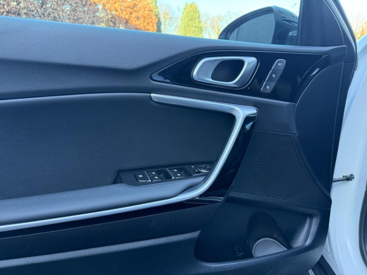 KIA Xceed 1.6 GDI PHEV Executive,Full Options!,Schuifdak,Stoelkoel/verw,Memory,Leer,LED,