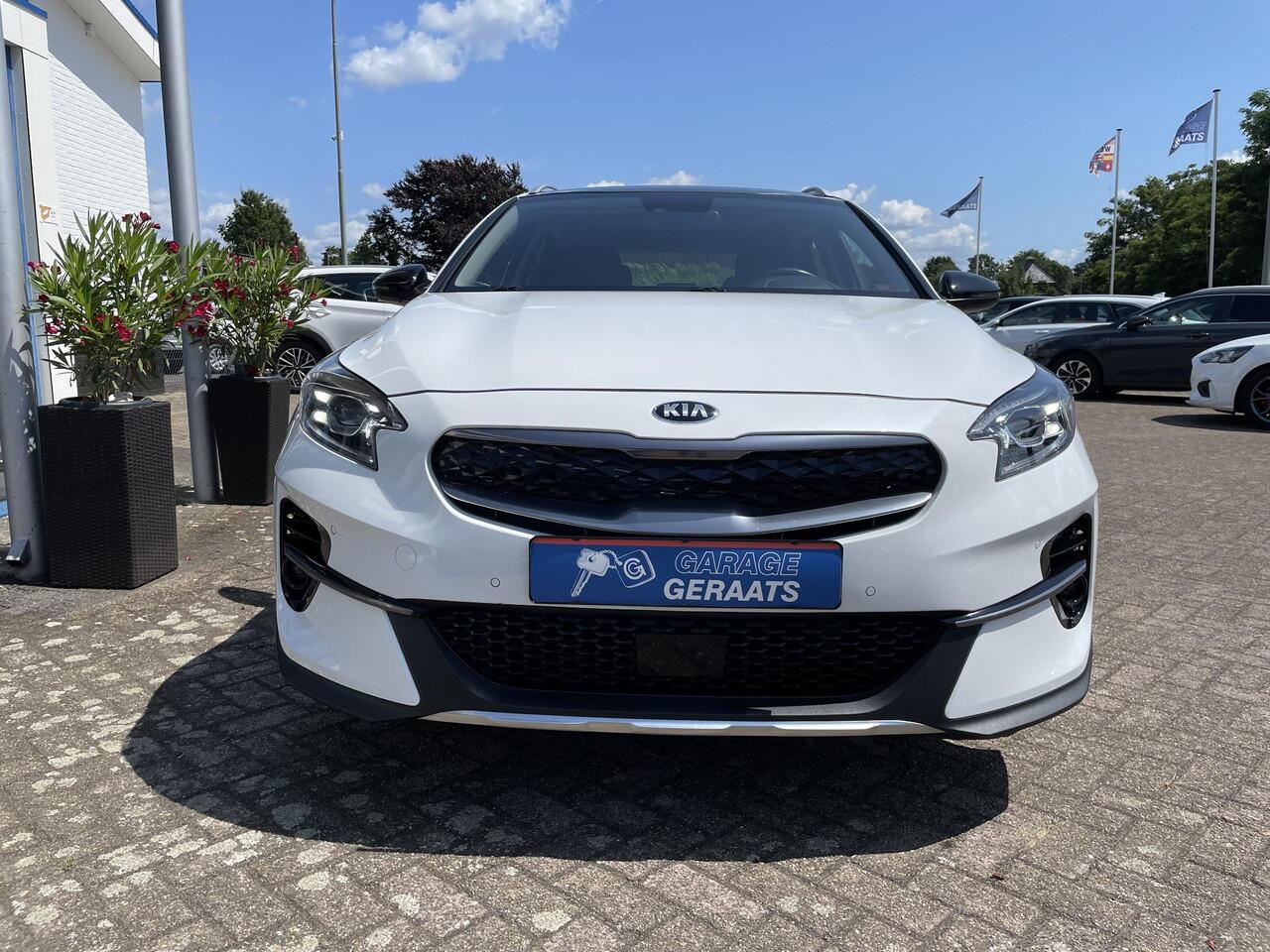KIA Xceed 1.6 GDi PHEV DynamicPlusLine | 10 jaar garantie, Trekhaak, Schuifdak, Dealer onderhouden, 1e eigenaar, Parkeersensoren V+A, 18 inch velgen!