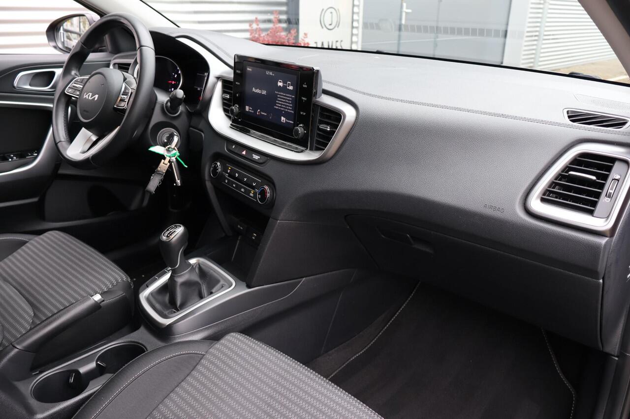 KIA Xceed 1.0 T-GDi ComfortLine 1e Eigenaar | NL-Auto | Volledig Onderh | BTW | Trekhaak | Camera | Carplay | Full Led | DAB | Start/Stop | Cruise | Bots Systeem | Hill-Hold | Lane Assist