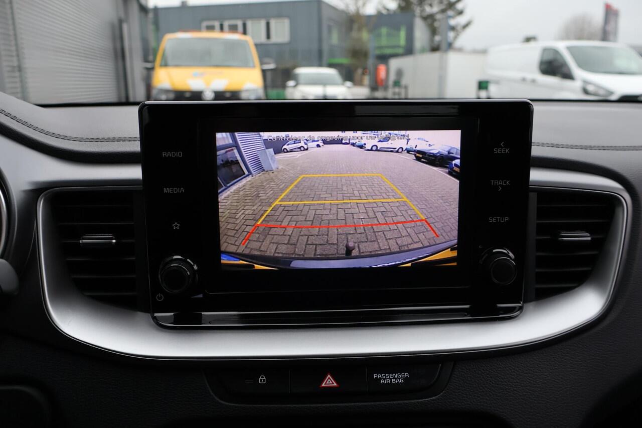 KIA Xceed 1.0 T-GDi ComfortLine 1e Eigenaar | NL-Auto | Volledig Onderh | BTW | Trekhaak | Camera | Carplay | Full Led | DAB | Start/Stop | Cruise | Bots Systeem | Hill-Hold | Lane Assist