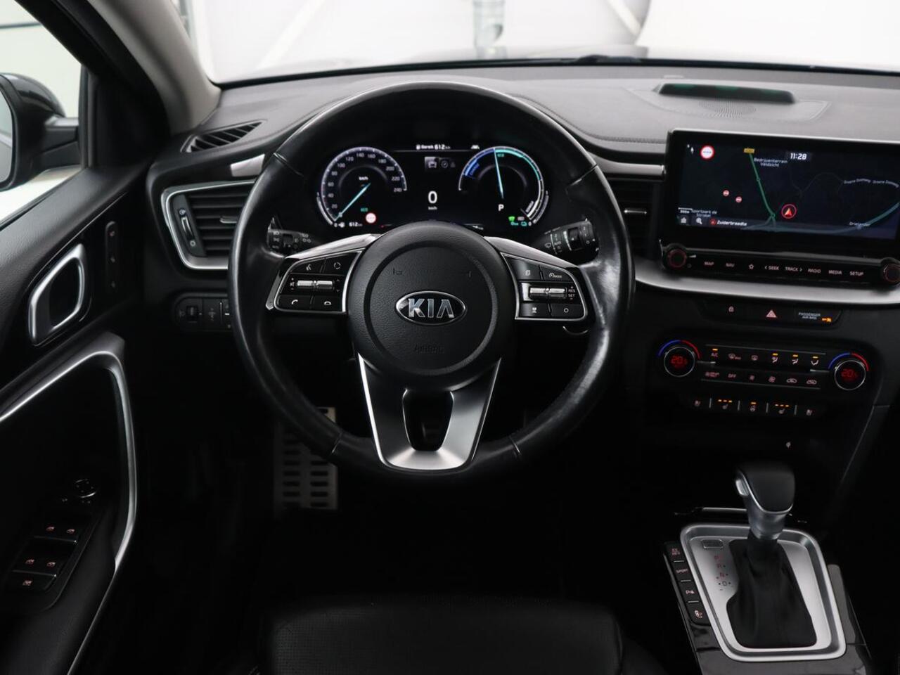 KIA Xceed 1.6 GDi PHEV ExecutiveLine | Stoelventilatie | Leder | Adaptive cruise | Camera | Memory | Achterbankverwarming | Full LED | Keyless | Stuurverwarming | Navigatie | Plug In