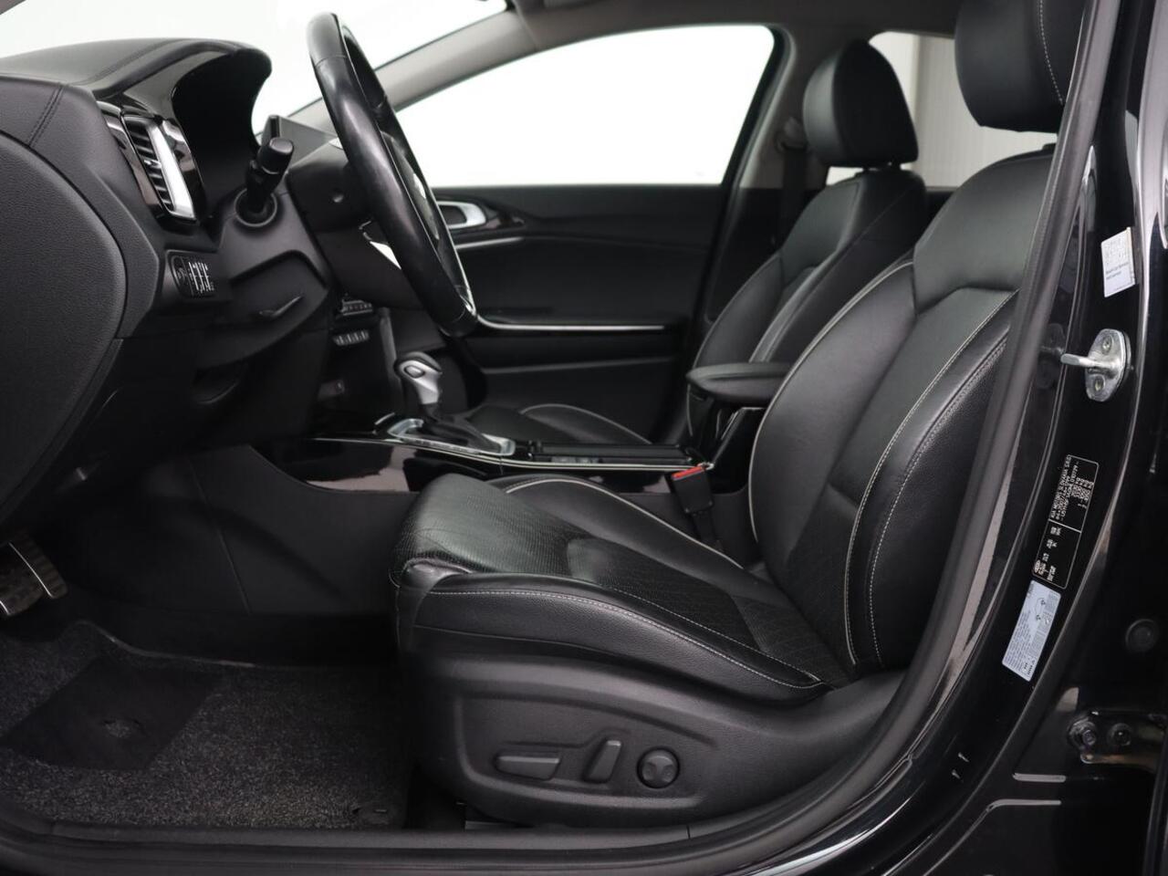 KIA Xceed 1.6 GDi PHEV ExecutiveLine | Stoelventilatie | Leder | Adaptive cruise | Camera | Memory | Achterbankverwarming | Full LED | Keyless | Stuurverwarming | Navigatie | Plug In