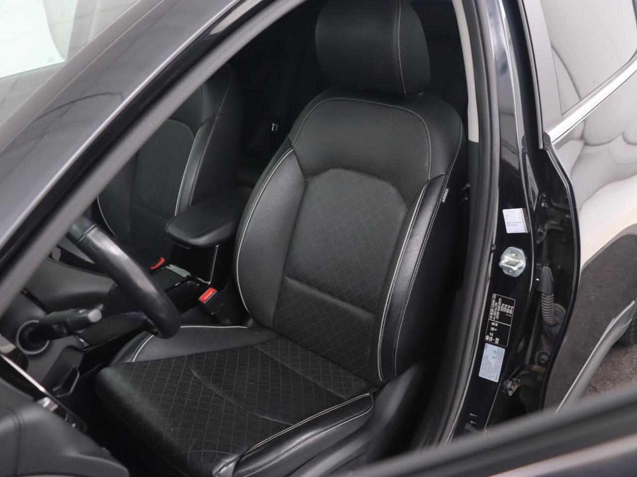 KIA Xceed 1.6 GDi PHEV ExecutiveLine | Stoelventilatie | Leder | Adaptive cruise | Camera | Memory | Achterbankverwarming | Full LED | Keyless | Stuurverwarming | Navigatie | Plug In