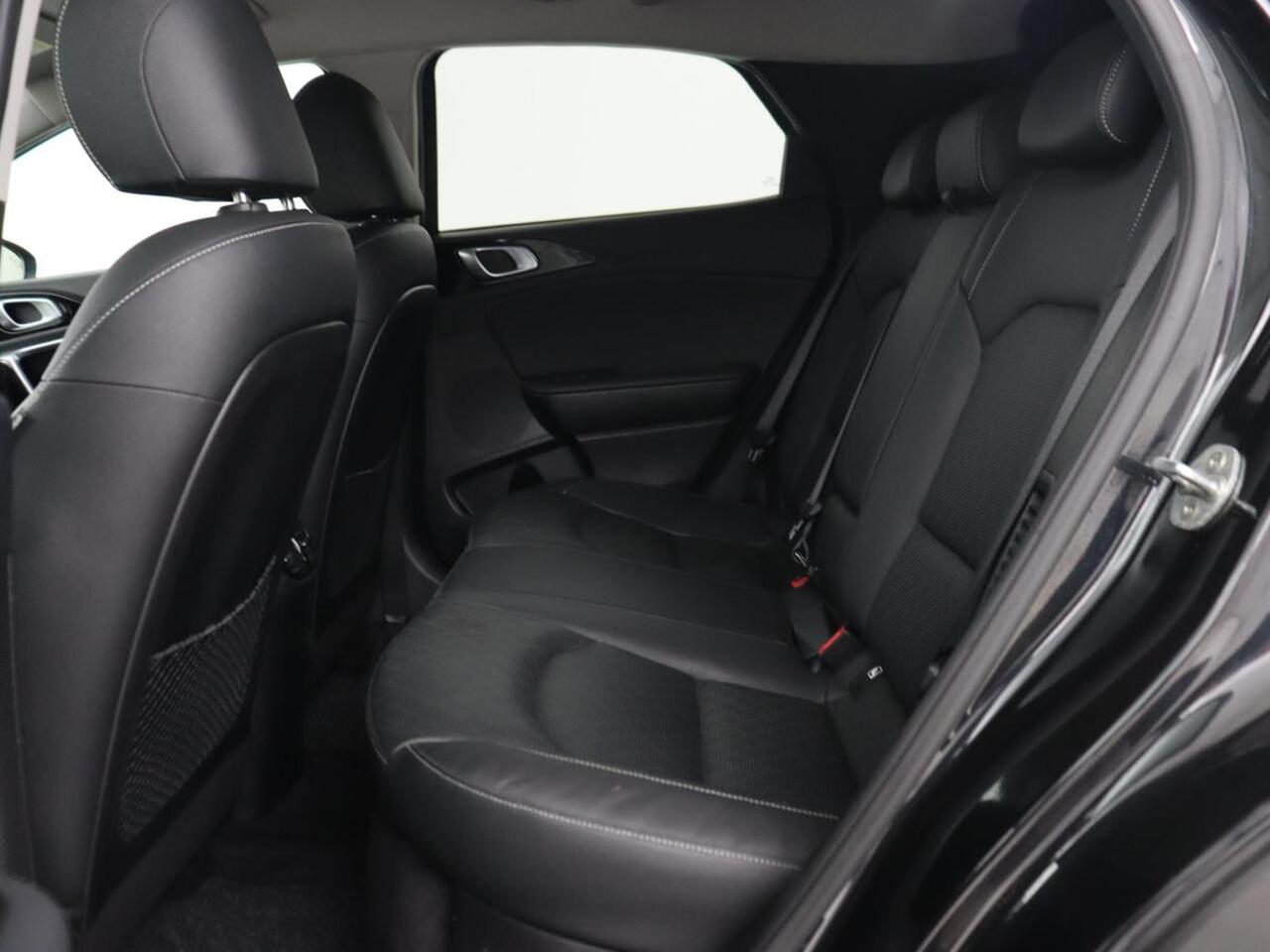 KIA Xceed 1.6 GDi PHEV ExecutiveLine | Stoelventilatie | Leder | Adaptive cruise | Camera | Memory | Achterbankverwarming | Full LED | Keyless | Stuurverwarming | Navigatie | Plug In