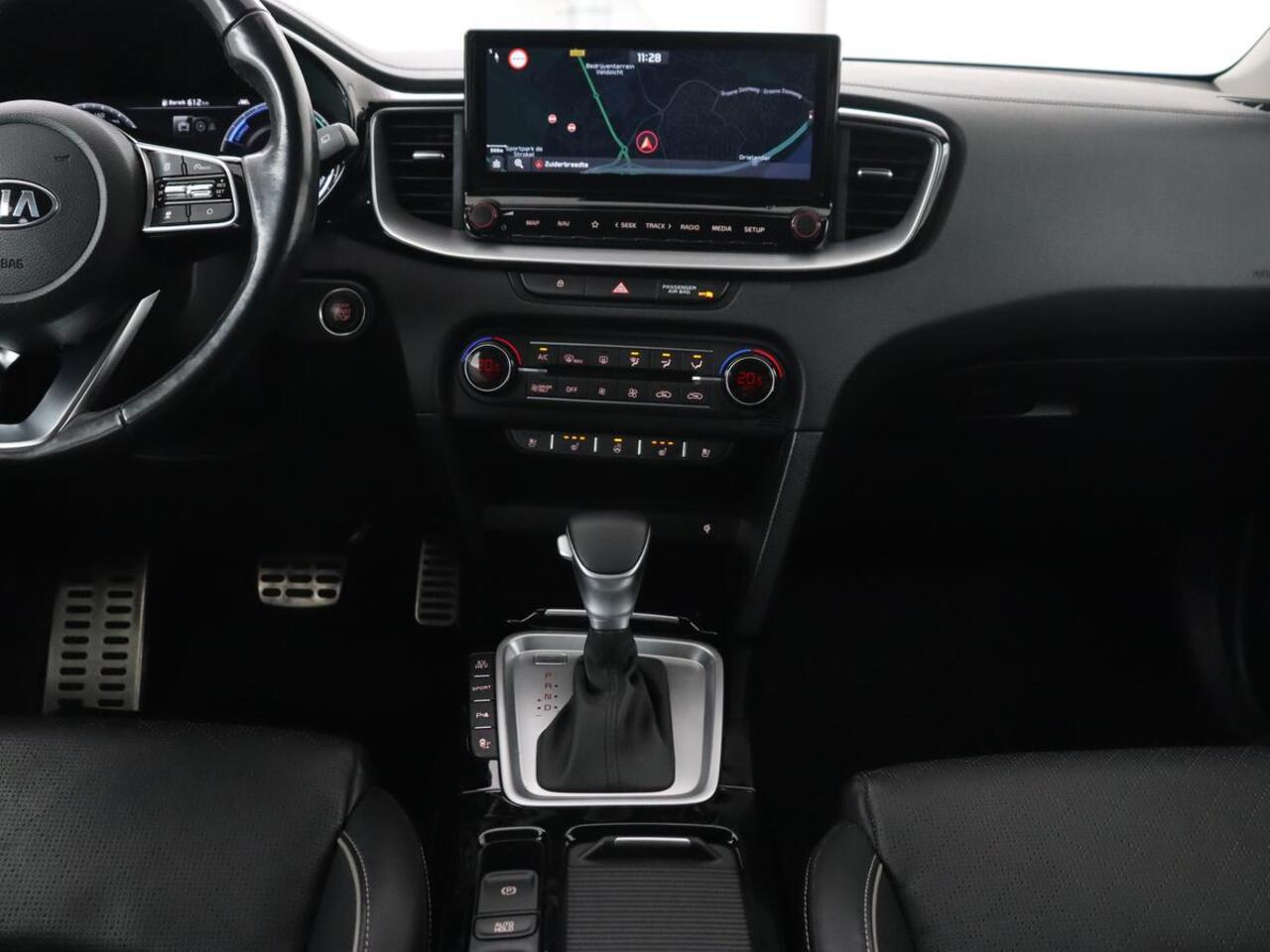 KIA Xceed 1.6 GDi PHEV ExecutiveLine | Stoelventilatie | Leder | Adaptive cruise | Camera | Memory | Achterbankverwarming | Full LED | Keyless | Stuurverwarming | Navigatie | Plug In