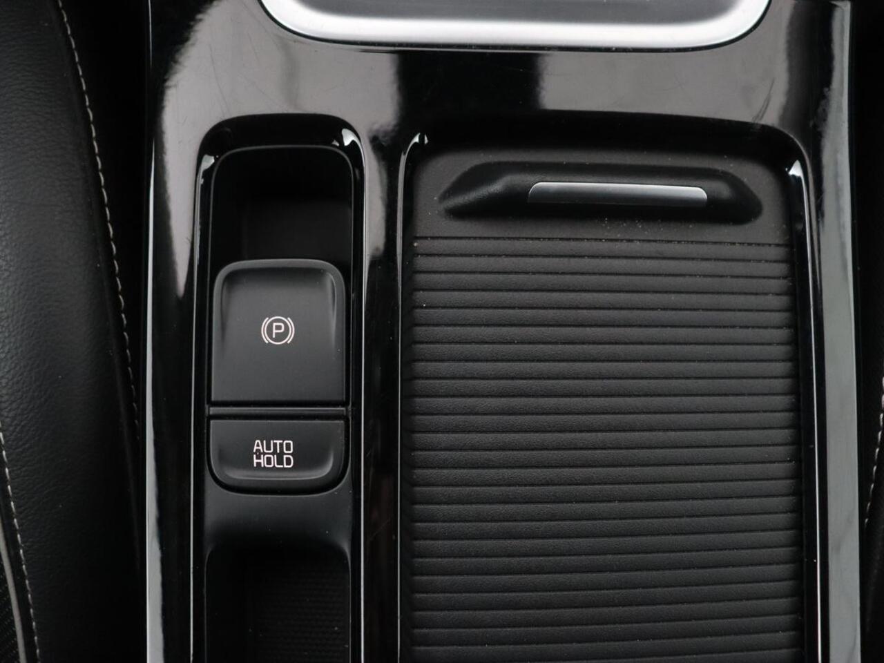 KIA Xceed 1.6 GDi PHEV ExecutiveLine | Stoelventilatie | Leder | Adaptive cruise | Camera | Memory | Achterbankverwarming | Full LED | Keyless | Stuurverwarming | Navigatie | Plug In