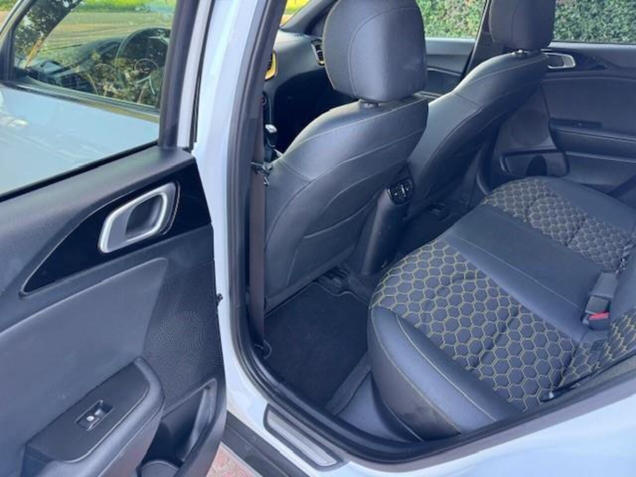 KIA Xceed 1.5T-GDi MHEV DYNAMIC PLUS LINE/PANO/ACARPLAY/HLEER/LED/FABRIEKSGARANTIE