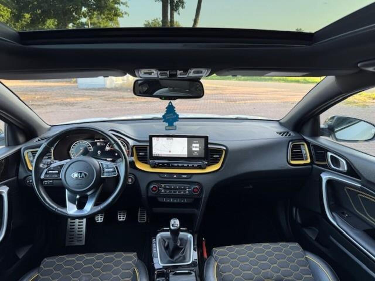 KIA Xceed 1.5T-GDi MHEV DYNAMIC PLUS LINE/PANO/ACARPLAY/HLEER/LED/FABRIEKSGARANTIE