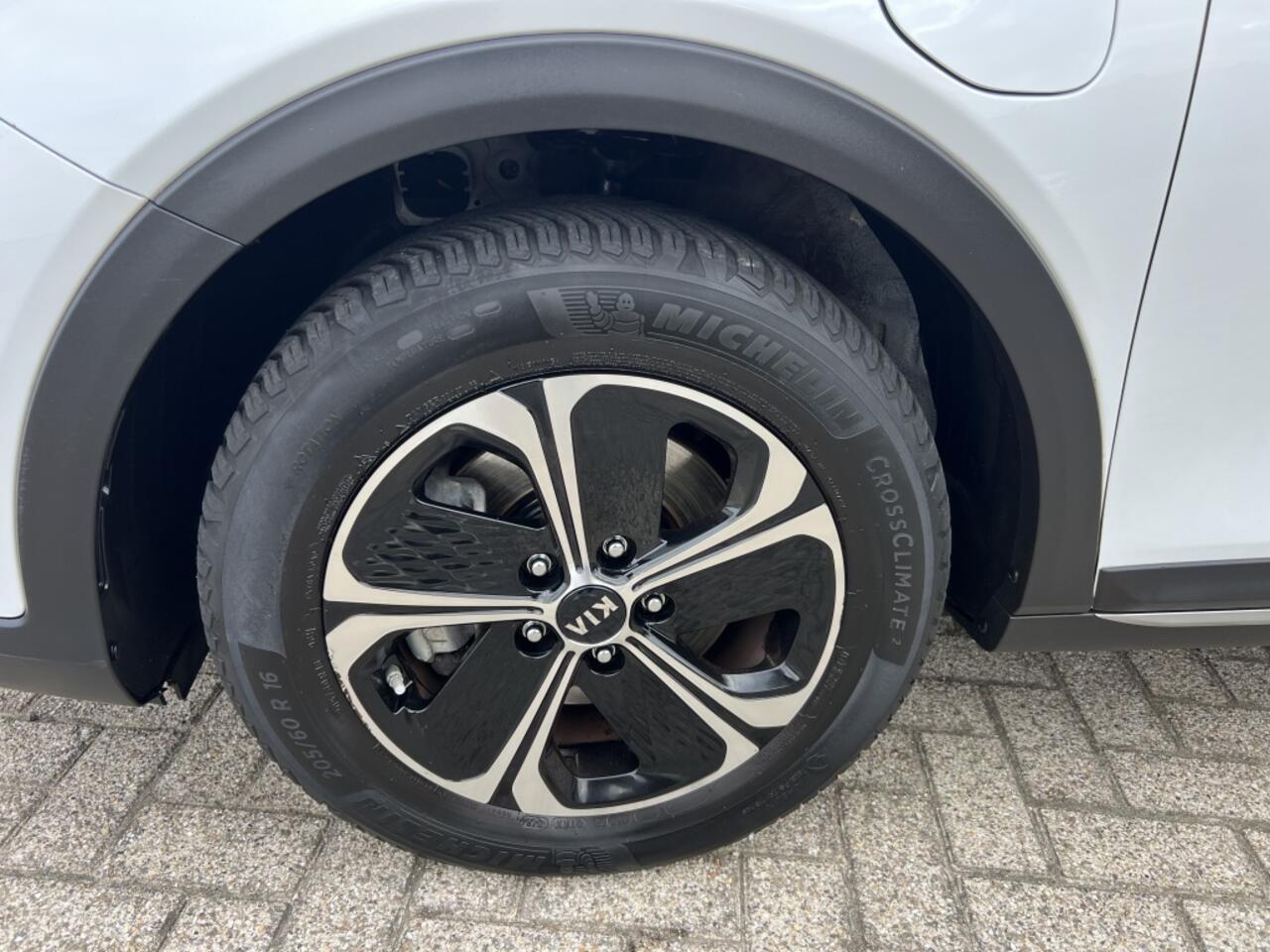 KIA Xceed 1.6 GDi PHEV DynamicPlusLine Navigatie - Stoel verwarming