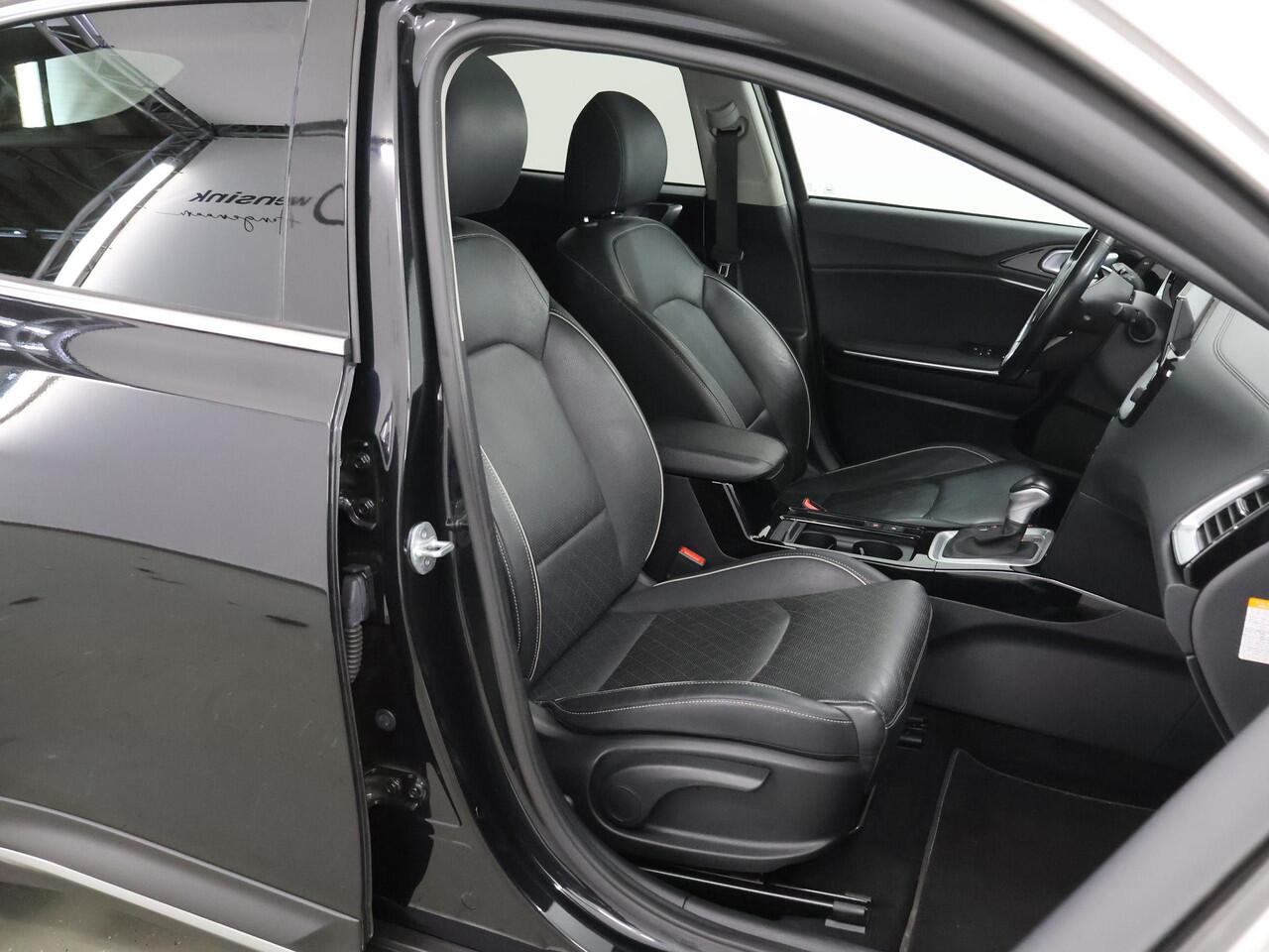 KIA Xceed 1.6 GDi PHEV ExecutiveLine | Trekhaak | Panoramadak | Lederen Bekleding | Stoelventilatie | Elektrisch verstelb. bestuurdersstoel met geheugen | Stoel/Stuurwielverwarming