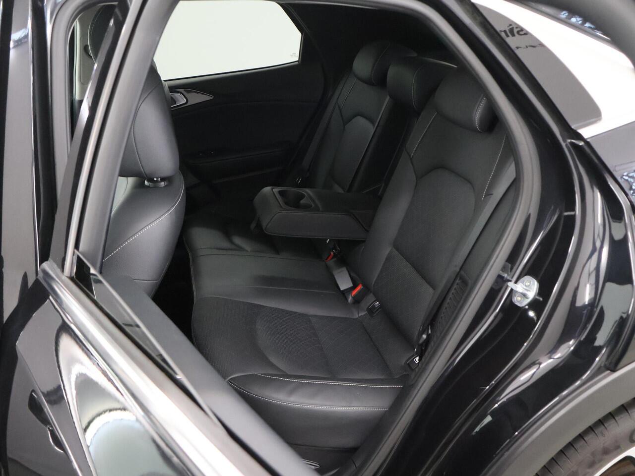 KIA Xceed 1.6 GDi PHEV ExecutiveLine | Trekhaak | Panoramadak | Lederen Bekleding | Stoelventilatie | Elektrisch verstelb. bestuurdersstoel met geheugen | Stoel/Stuurwielverwarming