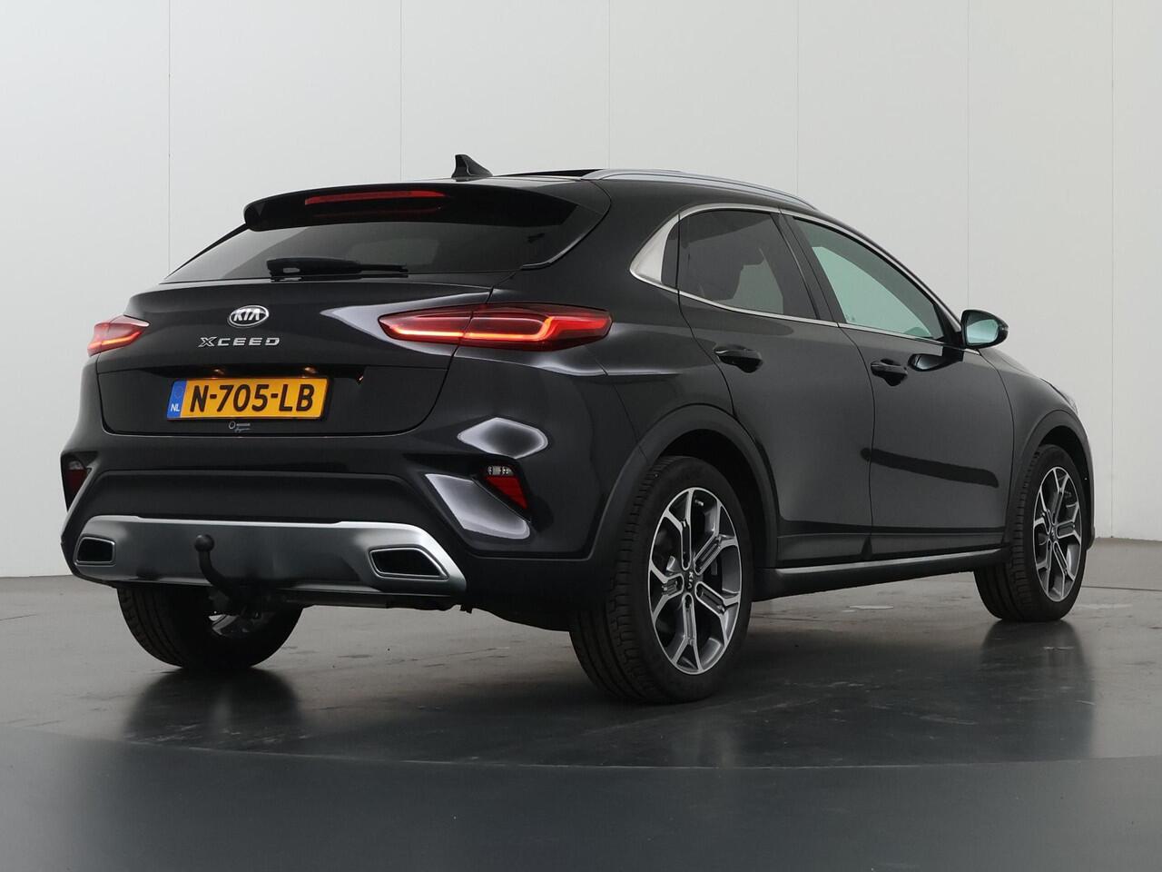 KIA Xceed 1.6 GDi PHEV ExecutiveLine | Trekhaak | Panoramadak | Lederen Bekleding | Stoelventilatie | Elektrisch verstelb. bestuurdersstoel met geheugen | Stoel/Stuurwielverwarming