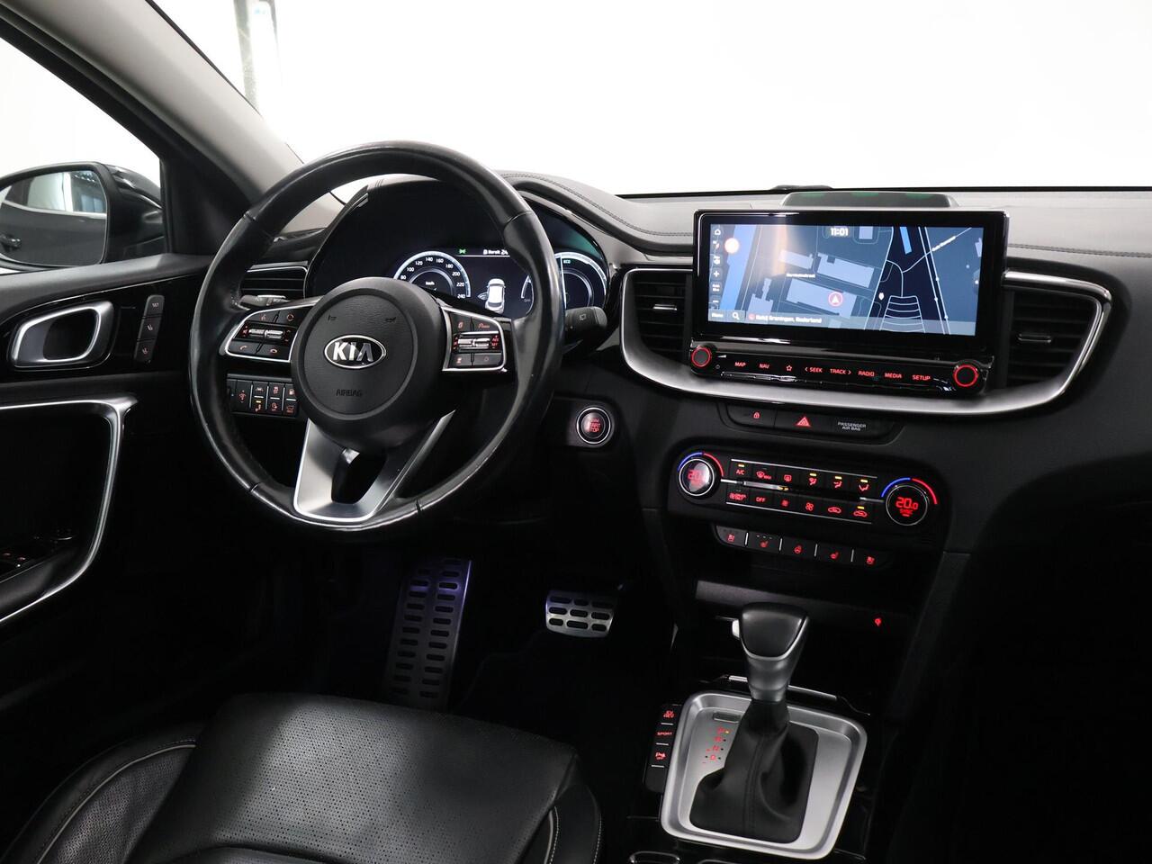 KIA Xceed 1.6 GDi PHEV ExecutiveLine | Trekhaak | Panoramadak | Lederen Bekleding | Stoelventilatie | Elektrisch verstelb. bestuurdersstoel met geheugen | Stoel/Stuurwielverwarming