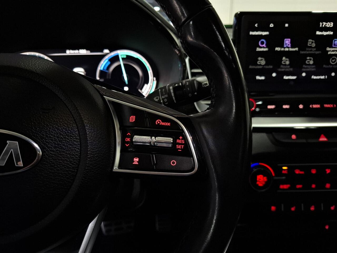 KIA Xceed 1.6 GDi PHEV ExecutiveLine Schuif kantel dak, Stoel en Stuur verwarming, Apple Carplay/Android Auto, Navigatie, Camera.