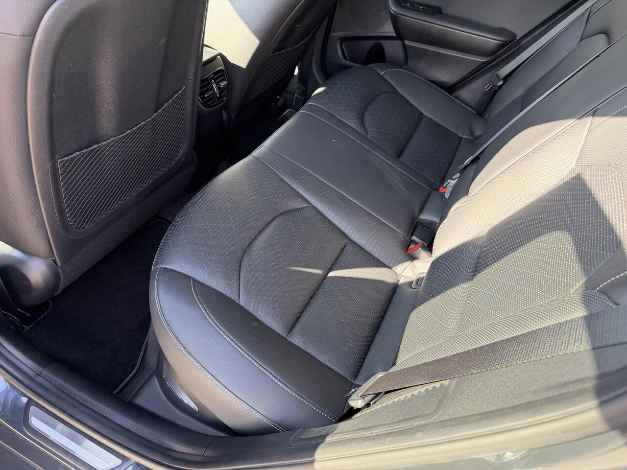 KIA Xceed 1.6 GDi PHEV ExecutiveLine | 10 jaar garantie, Stoel ventilatie, Elektr. stoel met geheugen, Digitaal Display, Lederen bekleding, 18 inch velgen, zeer luxe!