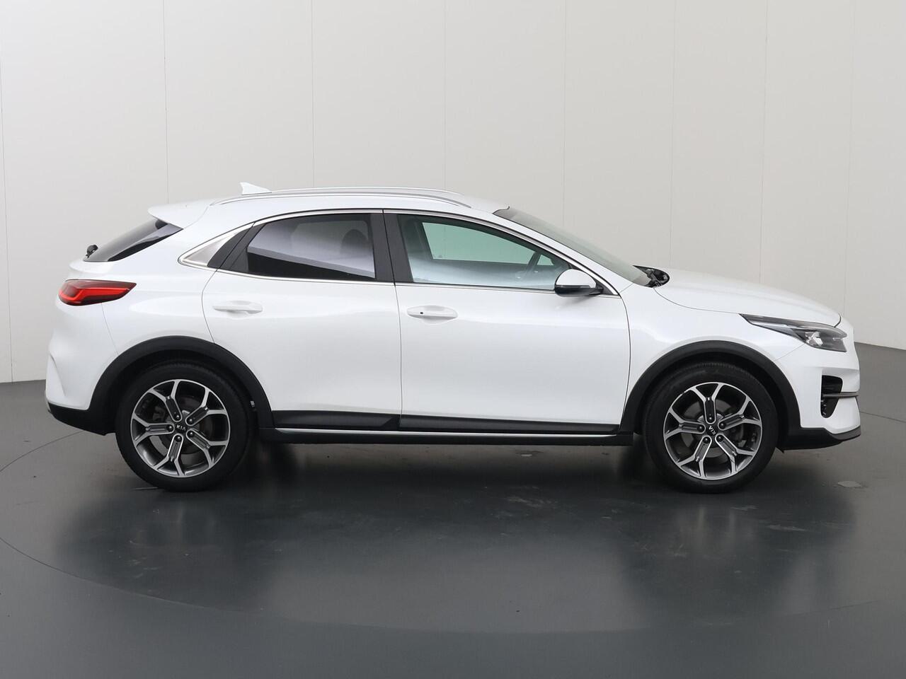 KIA Xceed 1.0 T-GDi DynamicPlusLine | Navigatiesysteem | Stoel/Stuurwielverwarming | Parkeercamera | Climate control | Apple/Android CarPlay |