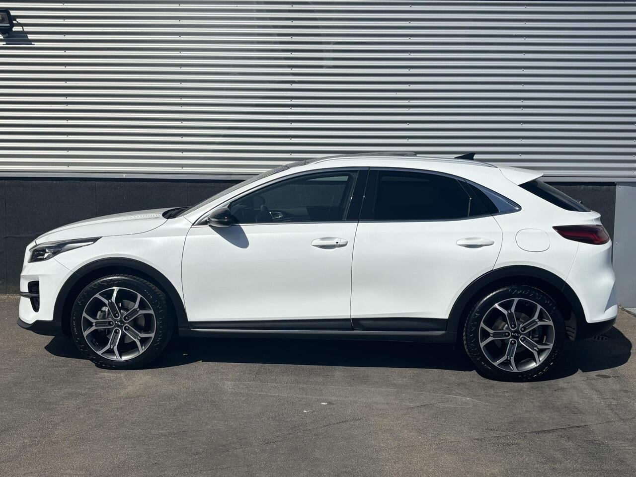 KIA Xceed 1.0 T-GDi DynamicPlusLine Style Pack Schuif/kanteldak, Stoel- & Stuurwielverwarming, Elek. Achterklep, 18" LMV, Nieuw geleverd en dealeronderhouden, Navigatie,