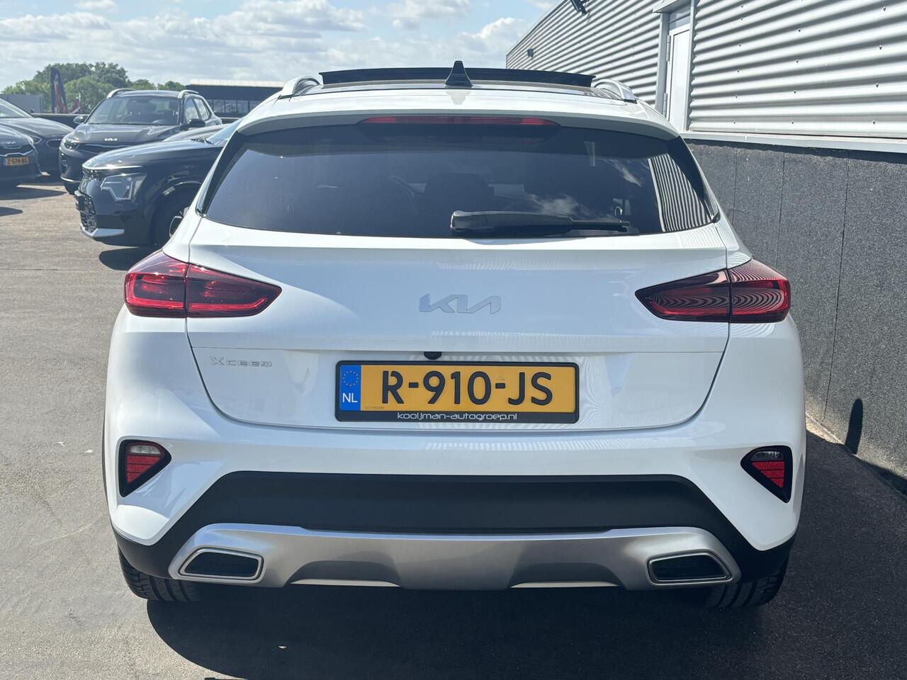 KIA Xceed 1.0 T-GDi DynamicPlusLine Style Pack Schuif/kanteldak, Stoel- & Stuurwielverwarming, Elek. Achterklep, 18" LMV, Nieuw geleverd en dealeronderhouden, Navigatie,