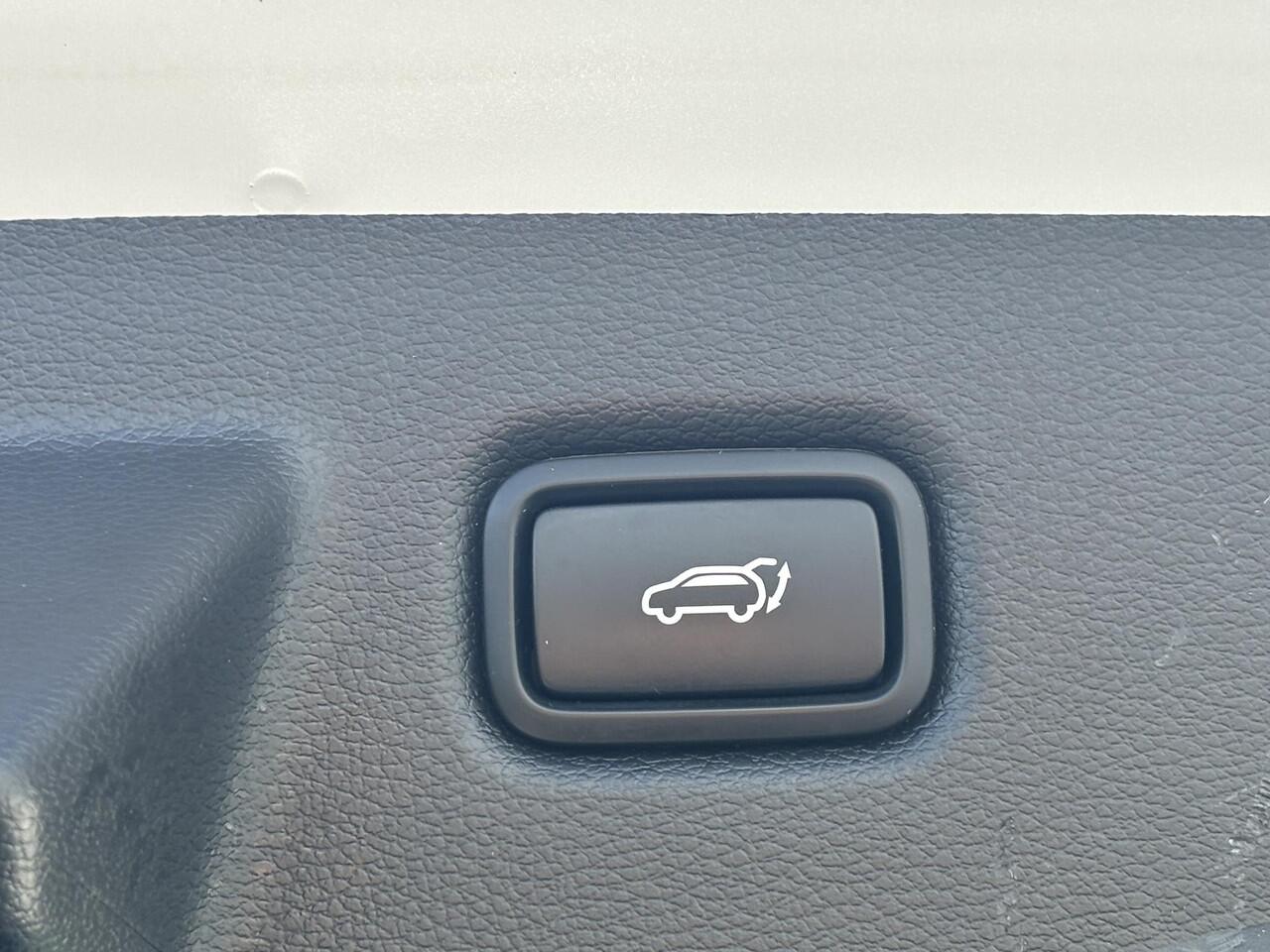 KIA Xceed 1.0 T-GDi DynamicPlusLine Style Pack Schuif/kanteldak, Stoel- & Stuurwielverwarming, Elek. Achterklep, 18" LMV, Nieuw geleverd en dealeronderhouden, Navigatie,