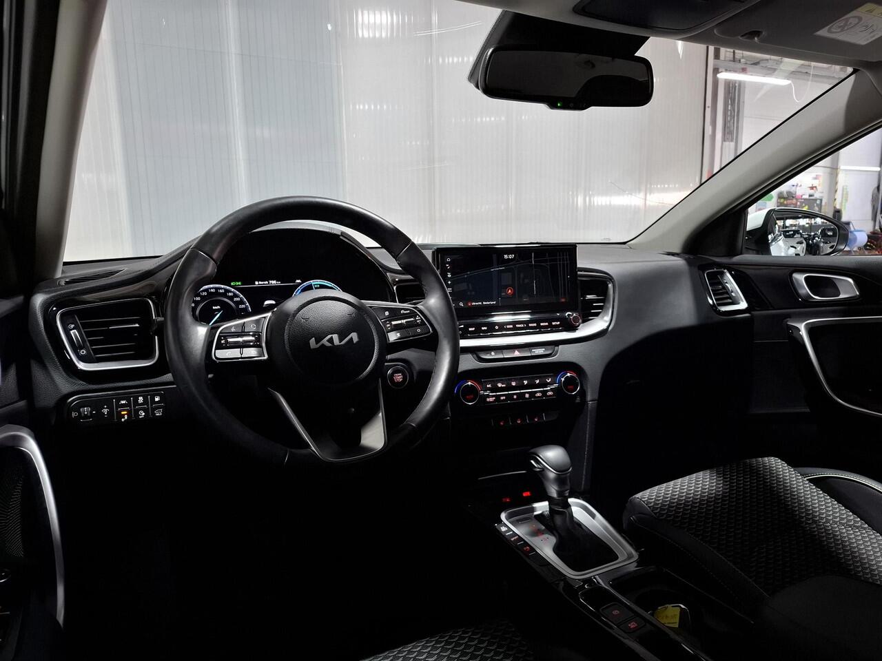 KIA Xceed 1.6 GDi PHEV DynamicPlusLine Stoel en Stuur verwarming, 18 inch, Apple Carplay/Android Auto, Navigatie, Camera, achterbank verwarming.