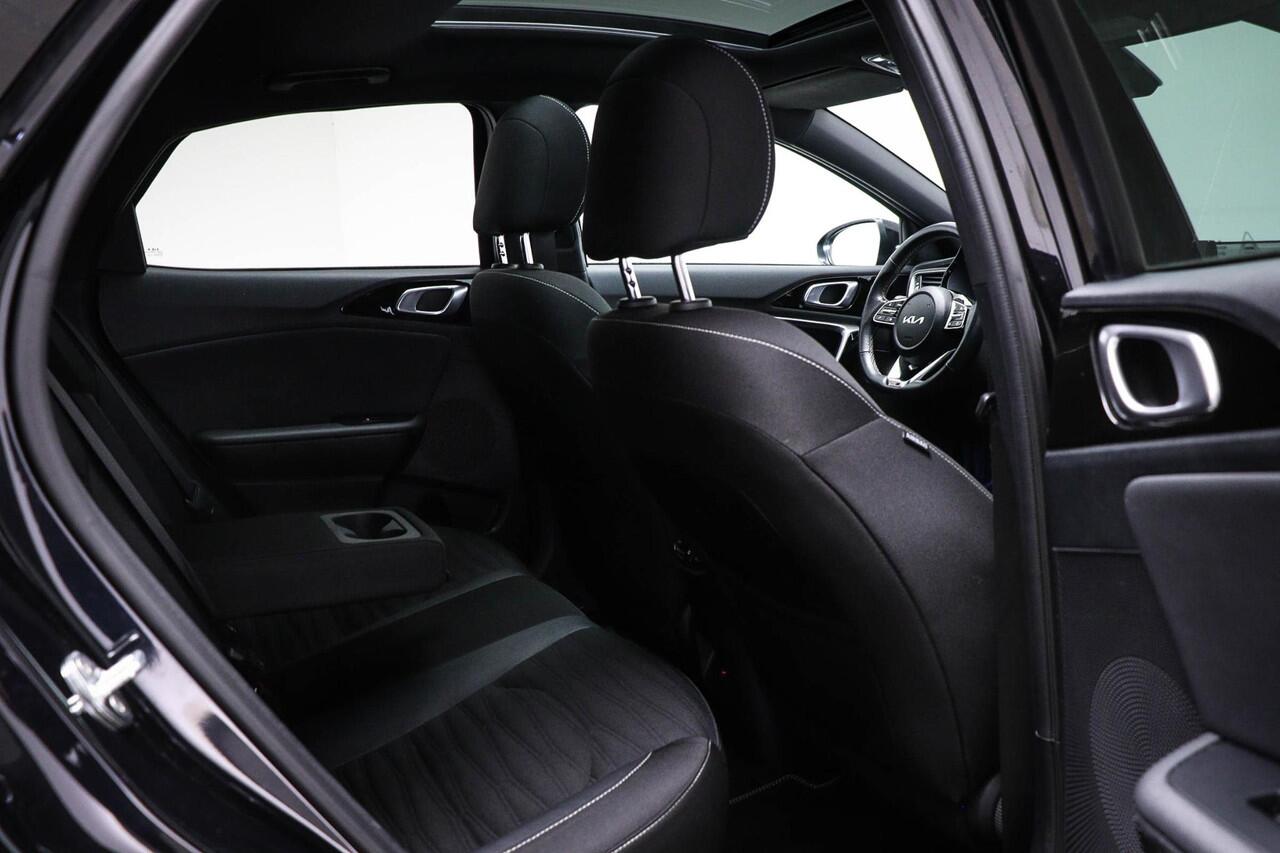 KIA Xceed 1.5 T-GDi GT-Line First Edition | PANORAMADAK | STUURVERWARMING | DAB | APPLE | CAMERA | TREKHAAK