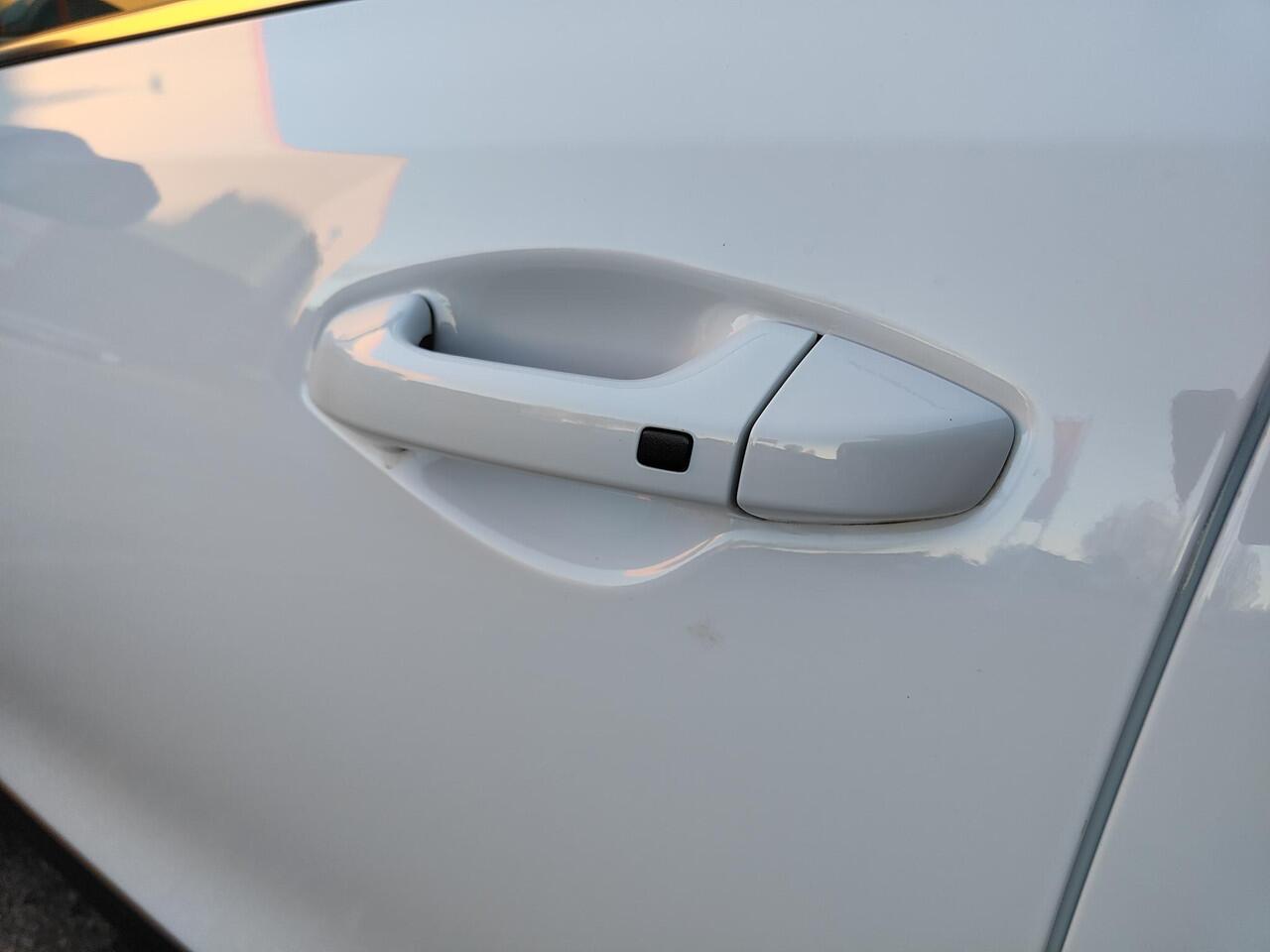 KIA Xceed 1.6 GDi PHEV DynamicLine Plug-in / Carplay / Keyless / Stoelverwarming