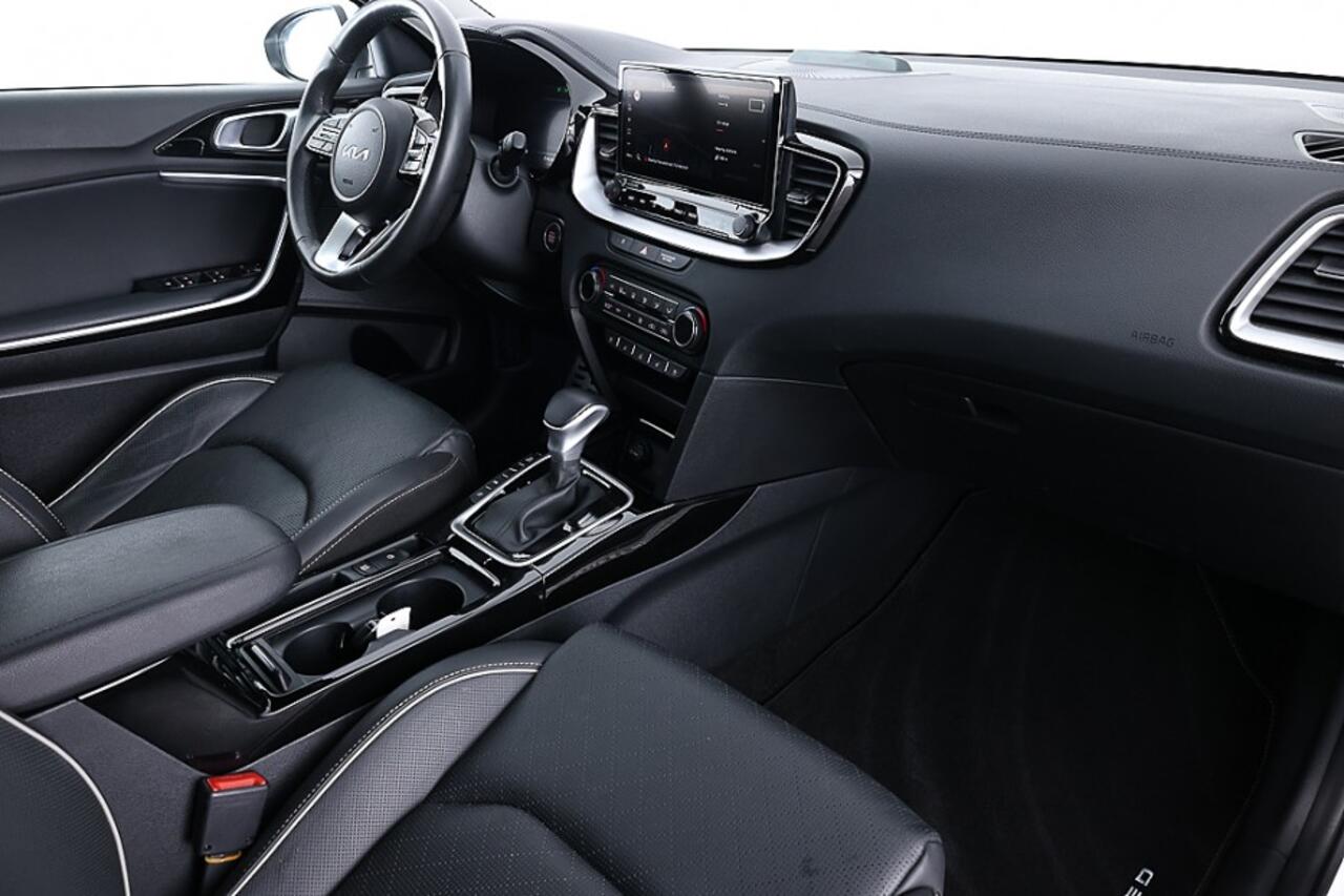 KIA Xceed 1.6 GDi PHEV ExecutiveLine | LEDER | Full LED | CARPLAY | Stoelventilatie *NWE MODEL*