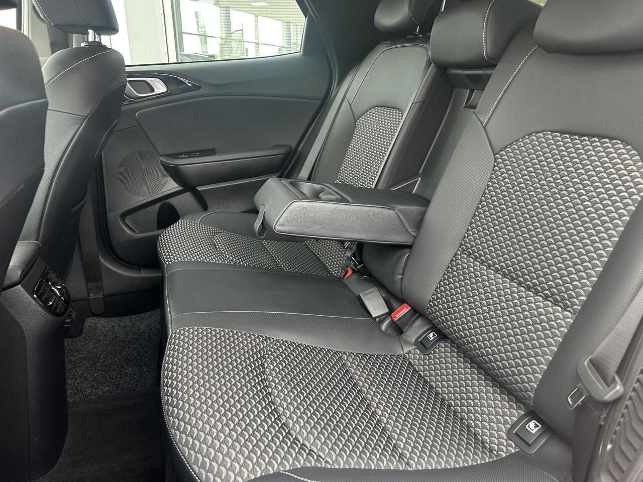 KIA Xceed 1.6 GDi PHEV DynamicPlusLine Plug-in Hybrid | Keyless | Dodehoeksensoren | Elektr. achterklep | PrivacyGlass | Adaptive Cruise control | Achteruitrijcamera