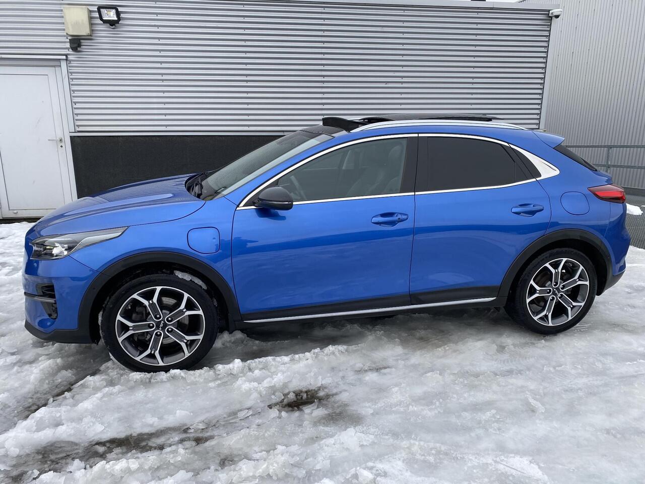 KIA Xceed 1.6 GDi PHEV ExecutiveLine Edition Schuif-/kanteldak, stoel verwarming én ventilatie, navigatie Apple CarPlay/Android Auto, dodehoek detectie, achterbank verwarming