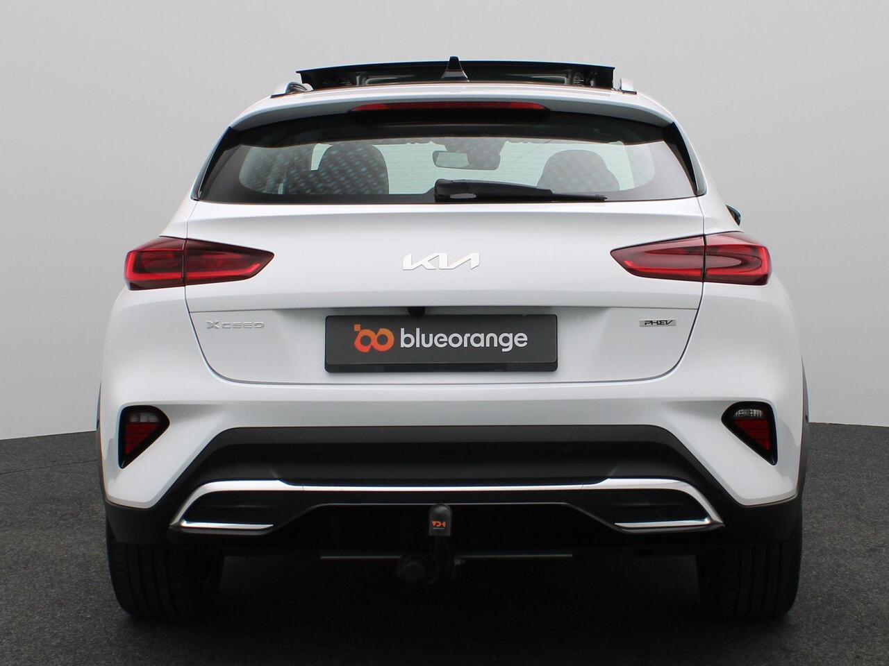 KIA Xceed 1.6 GDi PHEV Dynamicplusline 141PK DCT6 SOH 100%, Pano-Schuifdak, Trekhaak, 18" LM Velgen, Achteruitrijcamera, Side assist, Stuur/stoelverwarming, Elek. achterklep, Adaptieve Cruise
