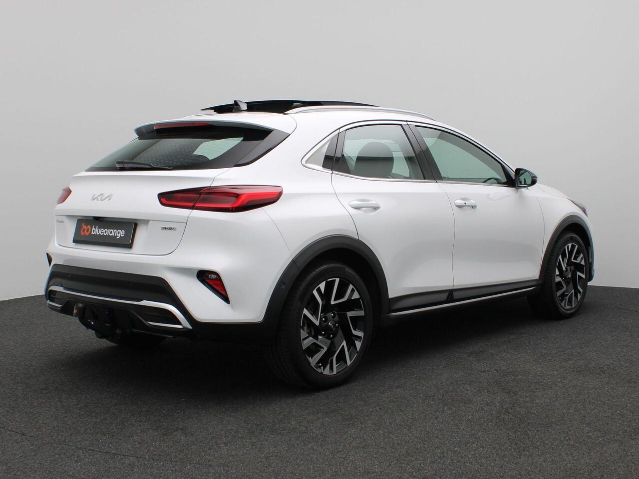KIA Xceed 1.6 GDi PHEV Dynamicplusline 141PK DCT6 SOH 100%, Pano-Schuifdak, Trekhaak, 18" LM Velgen, Achteruitrijcamera, Side assist, Stuur/stoelverwarming, Elek. achterklep, Adaptieve Cruise