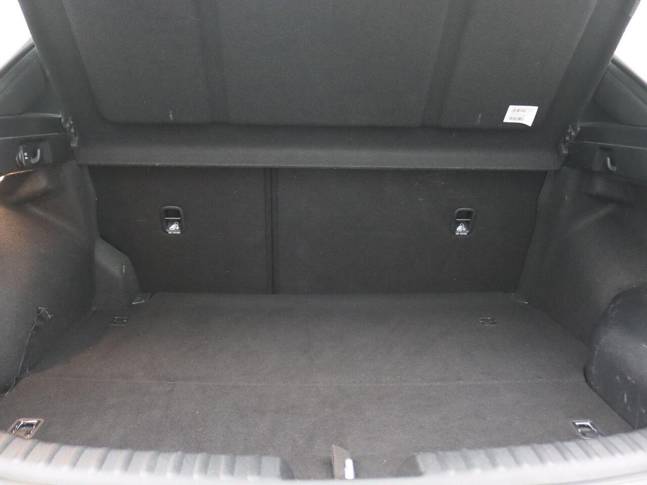KIA Xceed 1.6 GDi PHEV Dynamicplusline 141PK DCT6 SOH 100%, Pano-Schuifdak, Trekhaak, 18" LM Velgen, Achteruitrijcamera, Side assist, Stuur/stoelverwarming, Elek. achterklep, Adaptieve Cruise