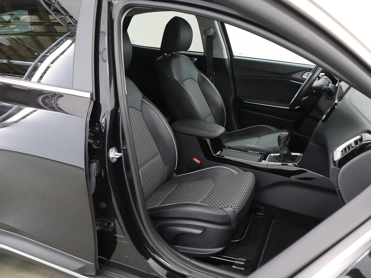 KIA Xceed 1.0 T-GDi DynamicPlusLine | Stoel/Stuurwielverwarming | Navigatie | Parkeercamera | Climate control