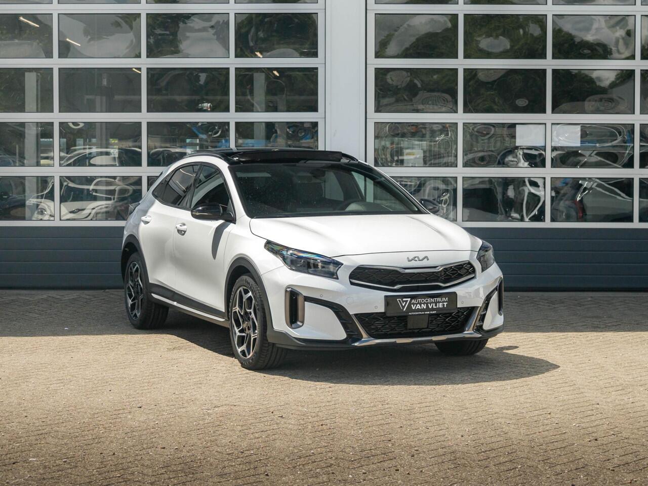 KIA Xceed 1.5 T-GDi GT-PlusLine | Automaat | Pano dak | 18" velgen | Clima | Cruise | GT interieur