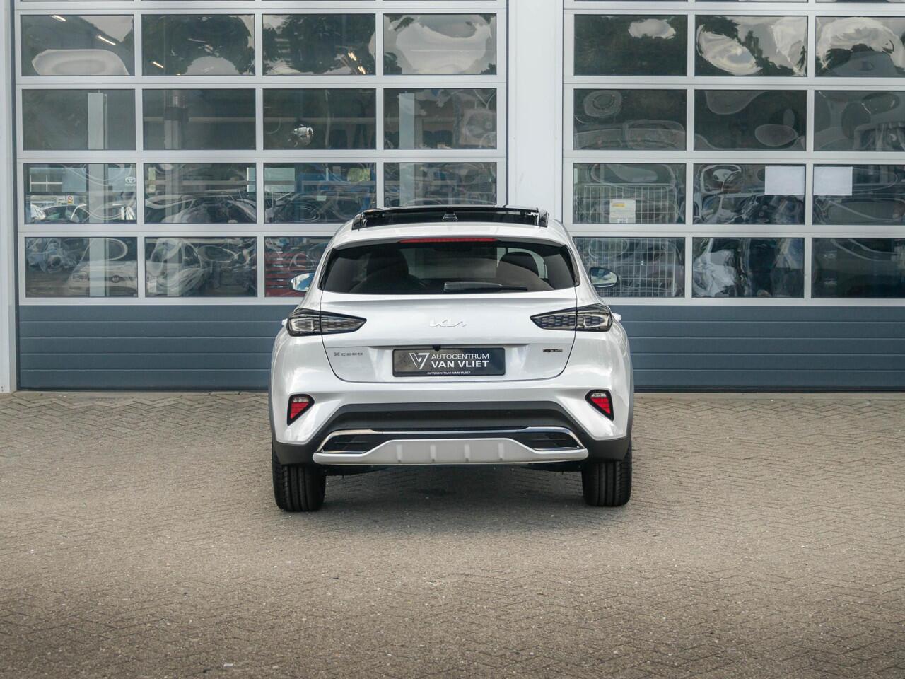 KIA Xceed 1.5 T-GDi GT-PlusLine | Automaat | Pano dak | 18" velgen | Clima | Cruise | GT interieur