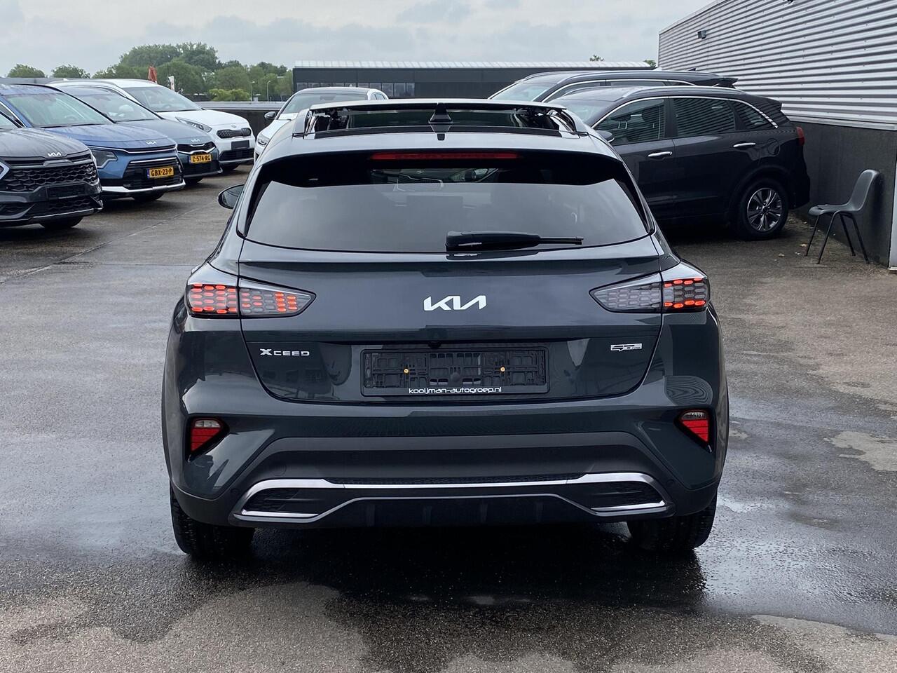 KIA Xceed 1.5 T-GDi GT-Line DIRECT LEVERBAAR! ACTIE! Panoramisch schuif-/kanteldak, dodehoek detectie, navigatie Apple CarPlay/Android Auto, adaptieve cruise control, achteruitrij camera,
