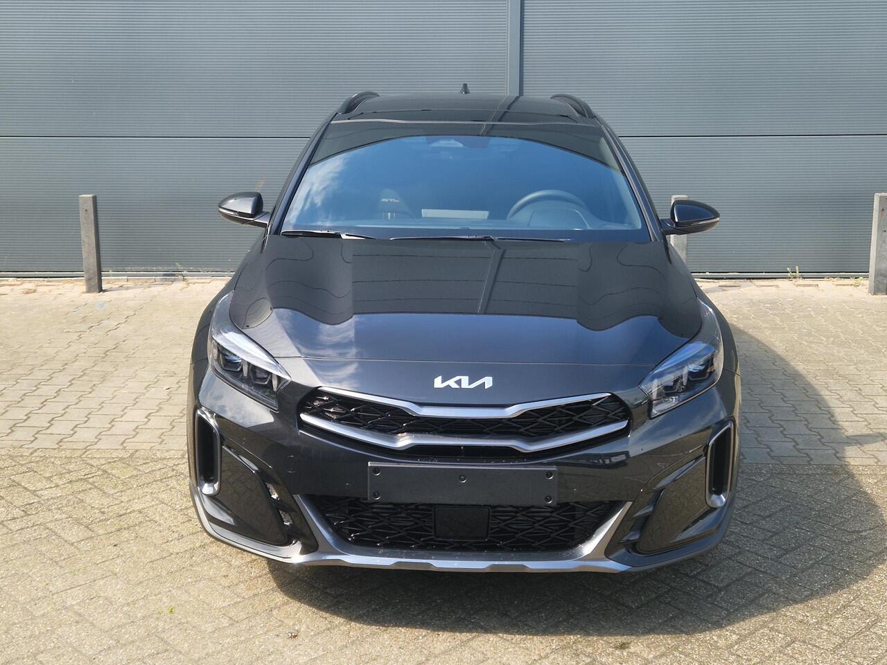 KIA Xceed 1.5 T-GDi GT-PlusLine | Panoramaschuifdak | Stoelverwarming | LED-koplampen | Dodehoekassistentie | Achteruitrijcamera | Privacy glass | Stuurwielverwarming |