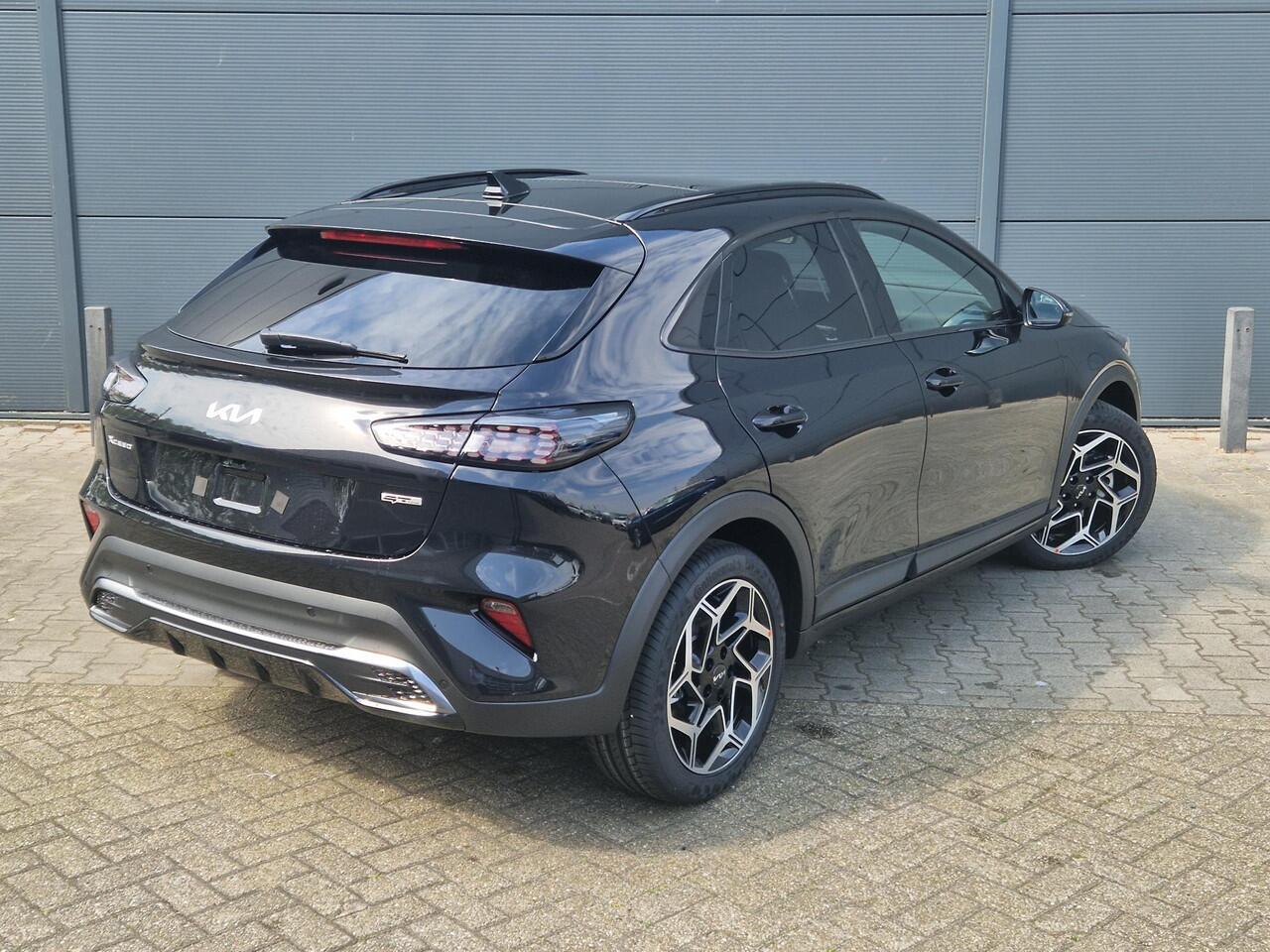 KIA Xceed 1.5 T-GDi GT-PlusLine | Panoramaschuifdak | Stoelverwarming | LED-koplampen | Dodehoekassistentie | Achteruitrijcamera | Privacy glass | Stuurwielverwarming |