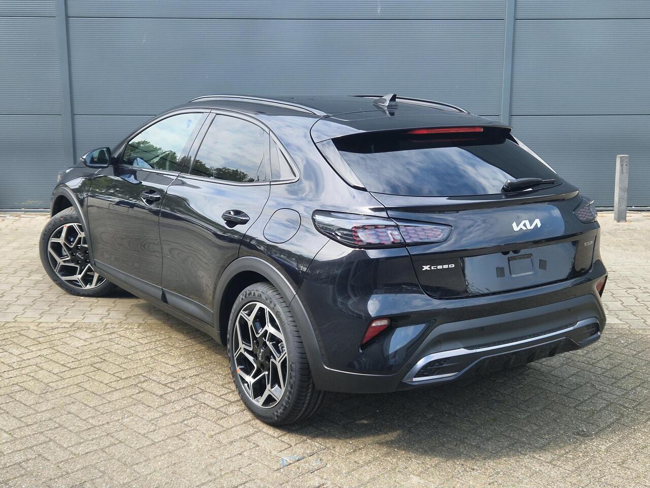 KIA Xceed 1.5 T-GDi GT-PlusLine | Panoramaschuifdak | Stoelverwarming | LED-koplampen | Dodehoekassistentie | Achteruitrijcamera | Privacy glass | Stuurwielverwarming |
