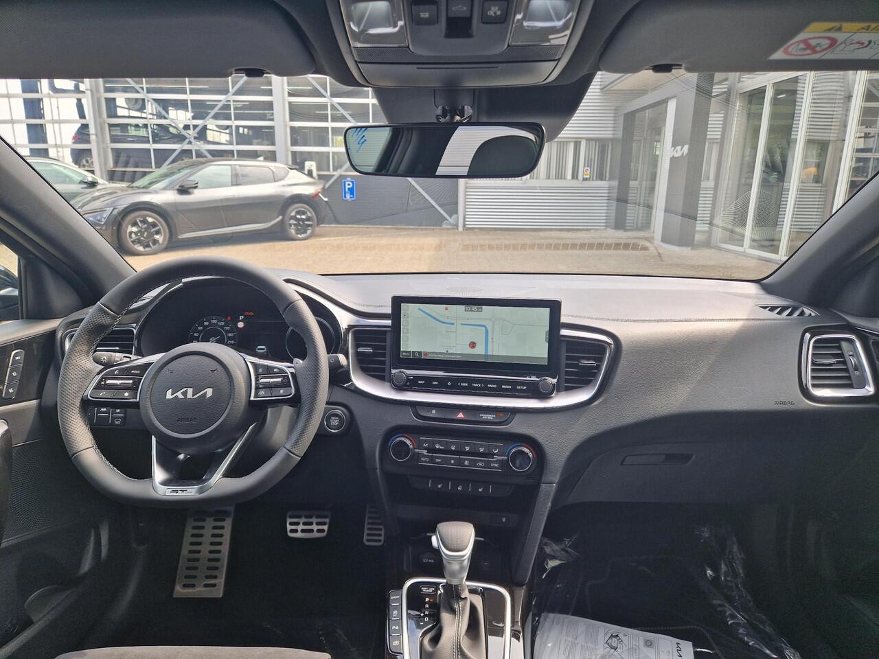 KIA Xceed 1.5 T-GDi GT-PlusLine | Panoramaschuifdak | Stoelverwarming | LED-koplampen | Dodehoekassistentie | Achteruitrijcamera | Privacy glass | Stuurwielverwarming |