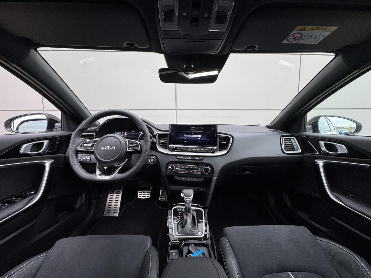 KIA Xceed 1.5 T-GDi GT-Line | Panoramaschuifdak | Stoelverwarming | LED-koplampen | Dodehoekassistentie | Achteruitrijcamera | Privacy glass | Stuurwielverwarming |