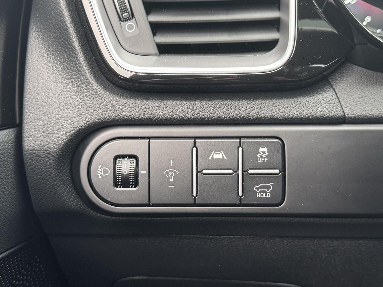 KIA Xceed 1.5 T-GDi GT-Line | Panoramaschuifdak | Stoelverwarming | LED-koplampen | Dodehoekassistentie | Achteruitrijcamera | Privacy glass | Stuurwielverwarming |