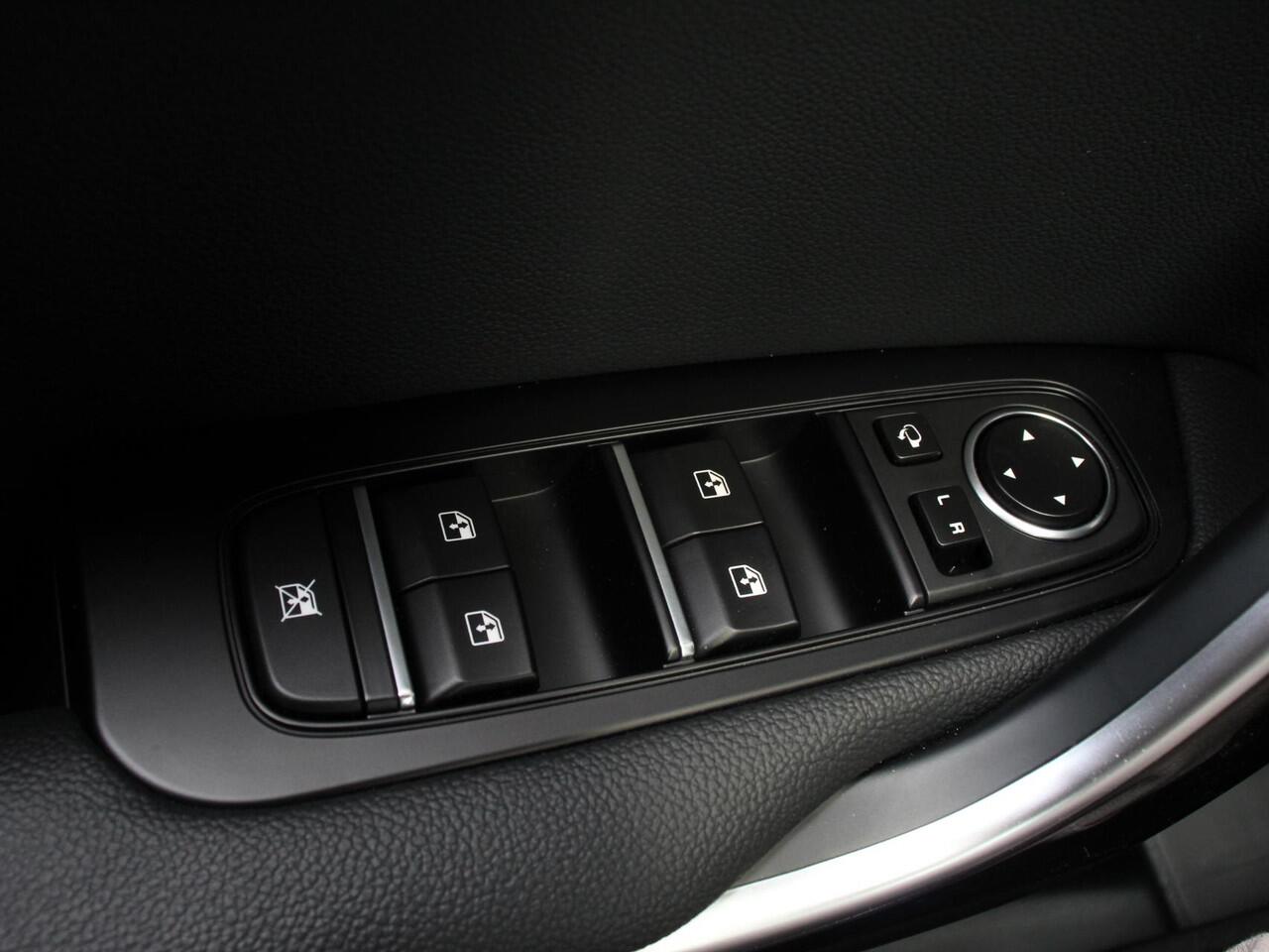 KIA Xceed 1.6 GDi PHEV DynamicLine | DEMO ! | Navigatie | Camera | Climate Control | Cruise control adaptive | Lane assist | Lichtmetalen Velgen | Stoelverwarming