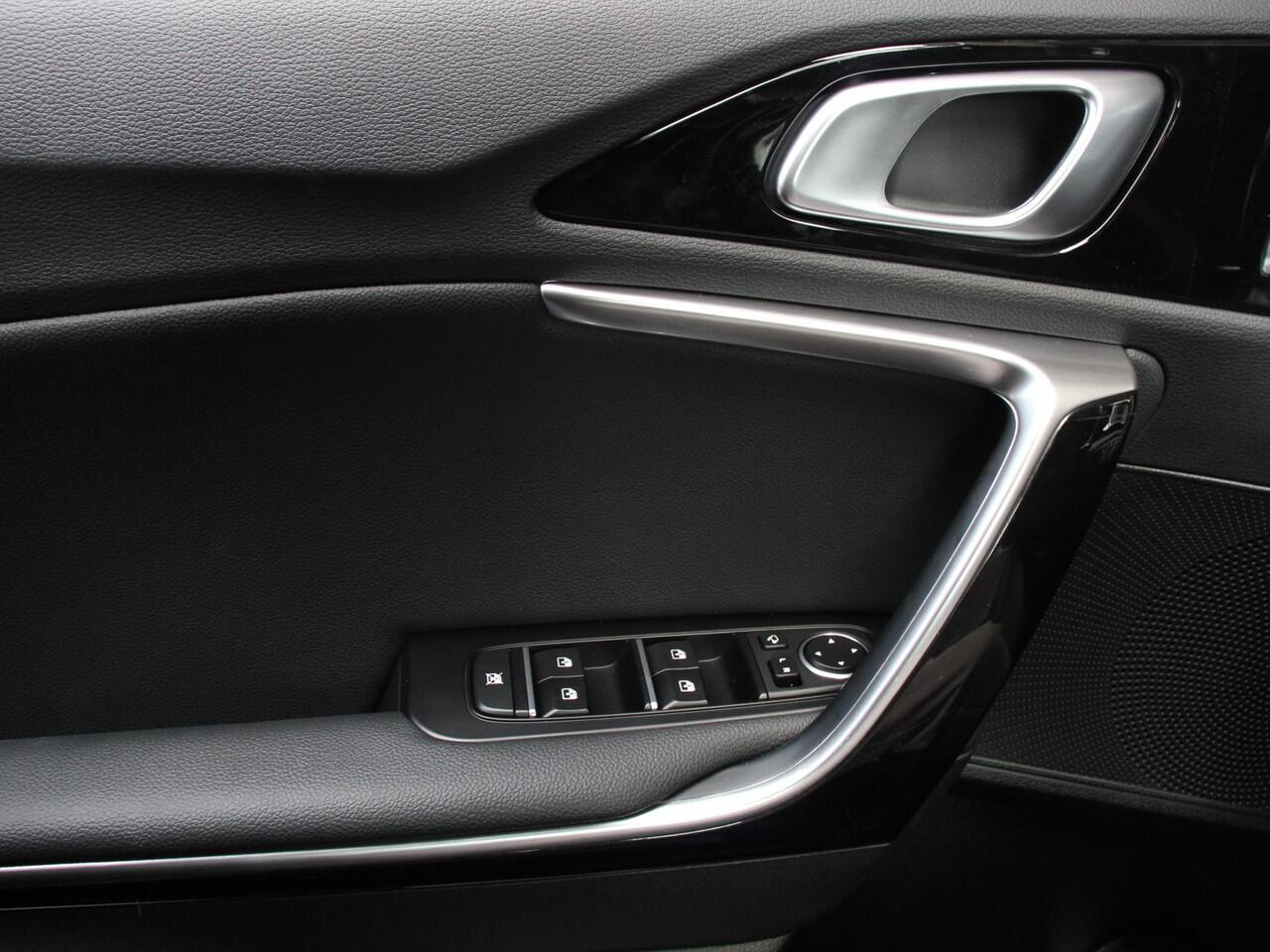 KIA Xceed 1.6 GDi PHEV DynamicLine | DEMO ! | Navigatie | Camera | Climate Control | Cruise control adaptive | Lane assist | Lichtmetalen Velgen | Stoelverwarming